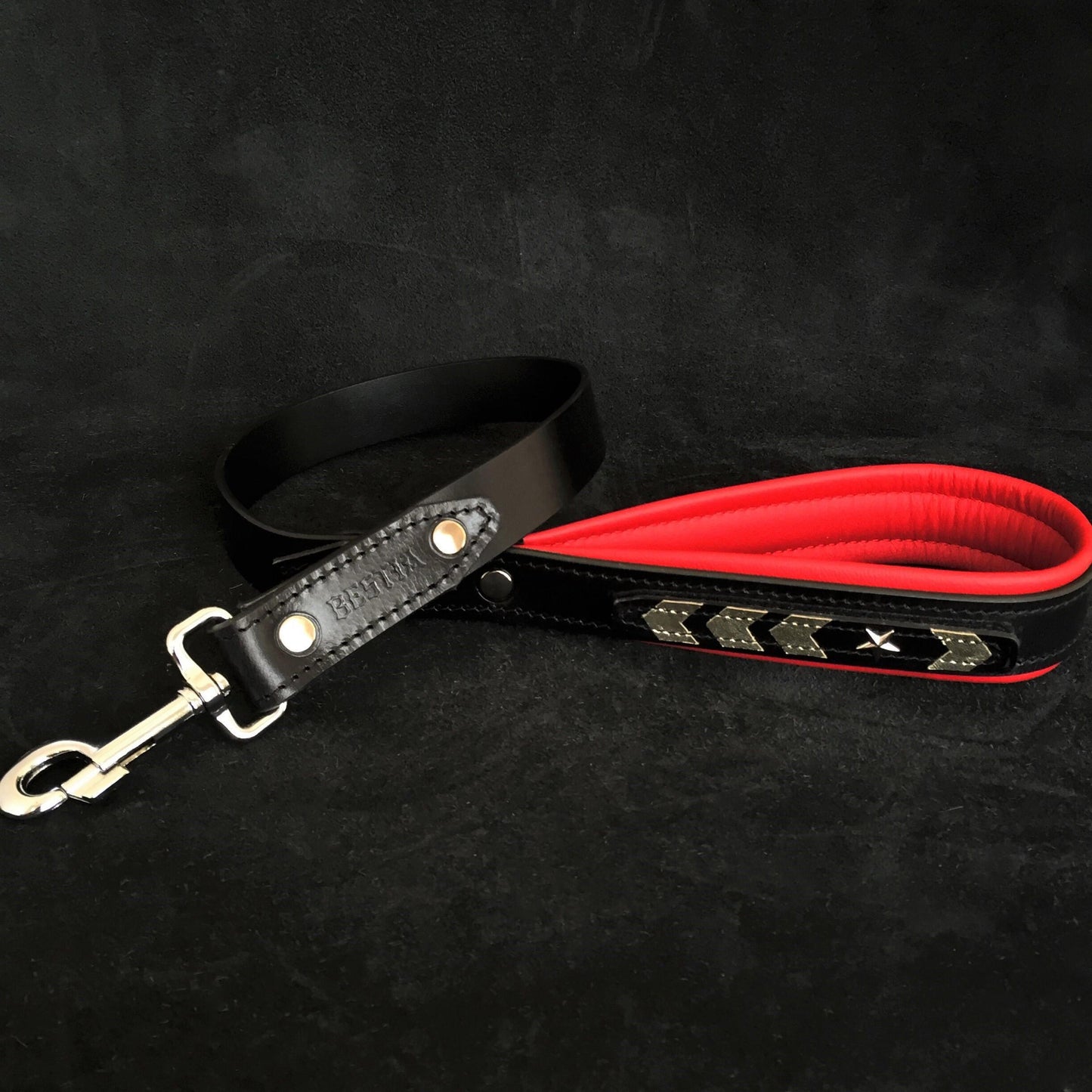 The "General" leash-1