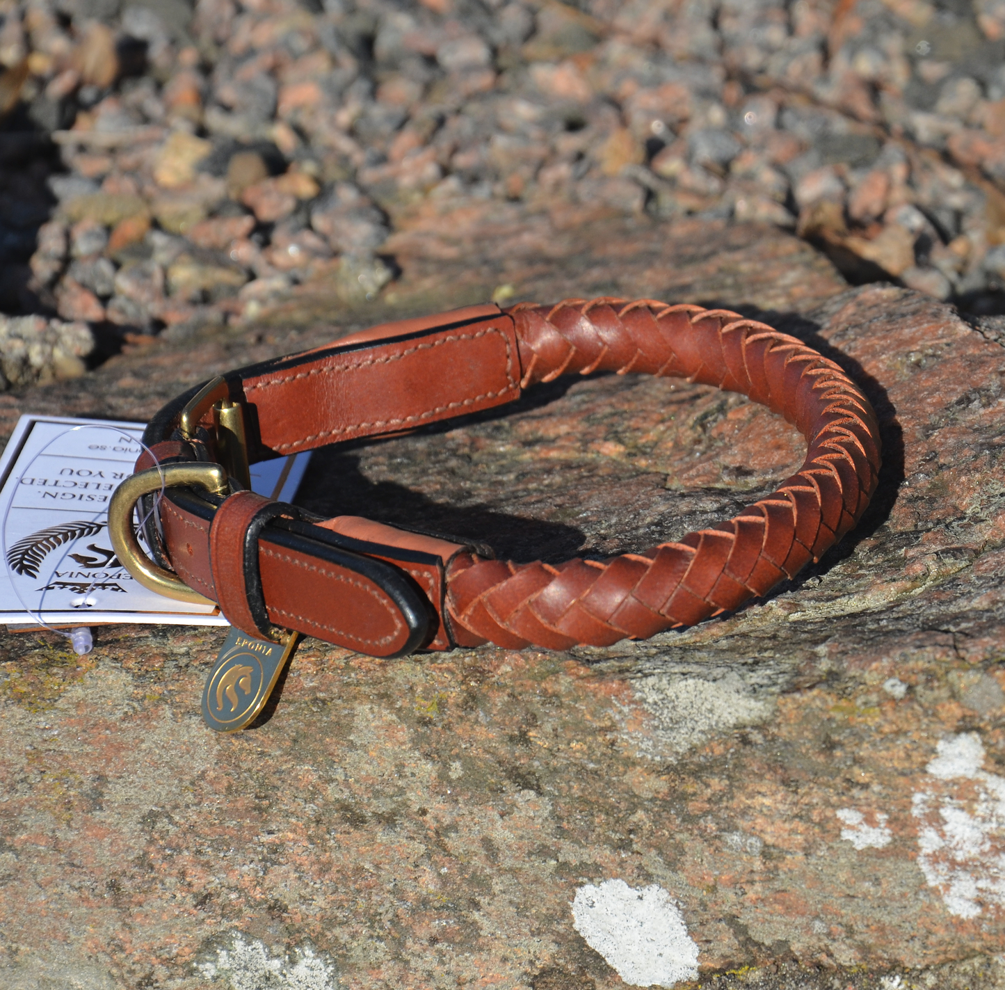 Premium dog collar in rounded natural tanned leather-2